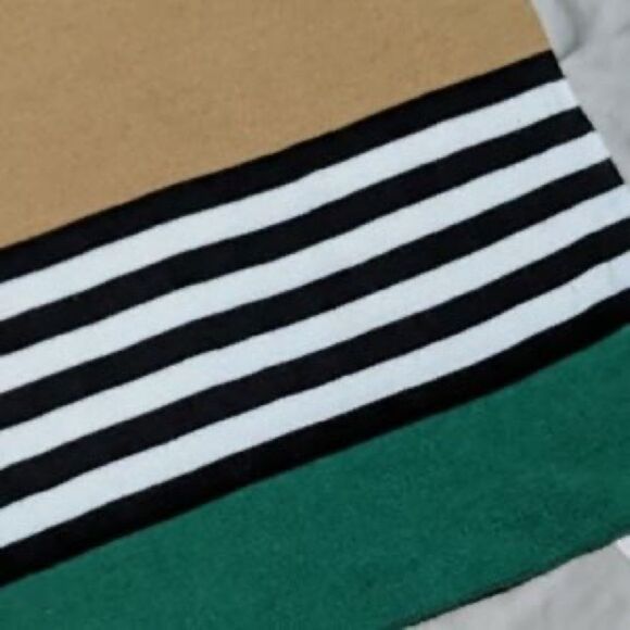 Outback Red - Limited sweater- size S - Picture 2 of 2